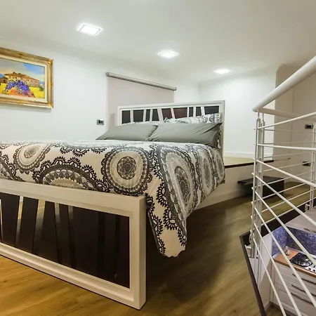 Solimena House 44 *